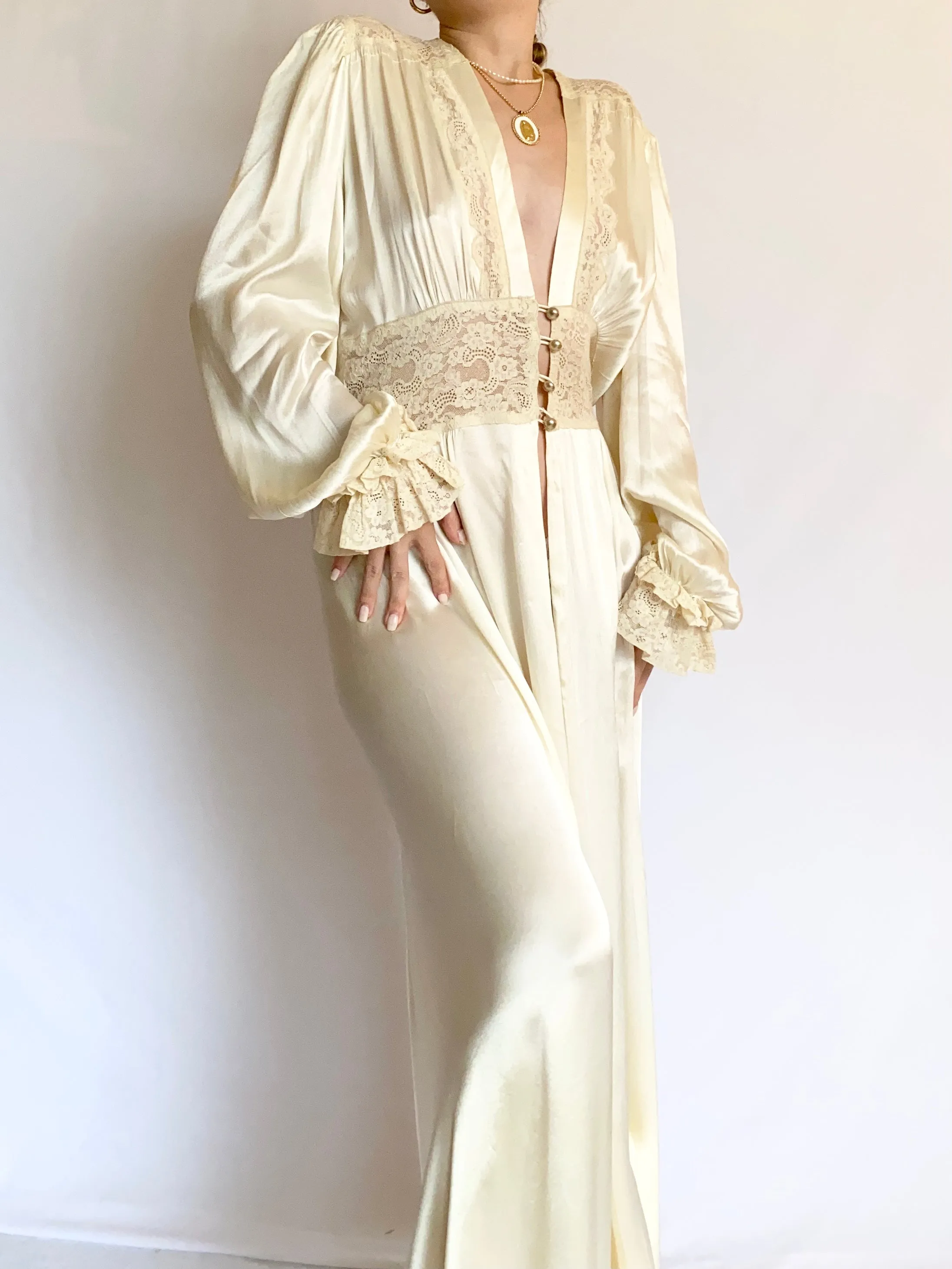 1930s Silk Pearl Ruffle Poet Sleeve Dressing Gown (S-M)