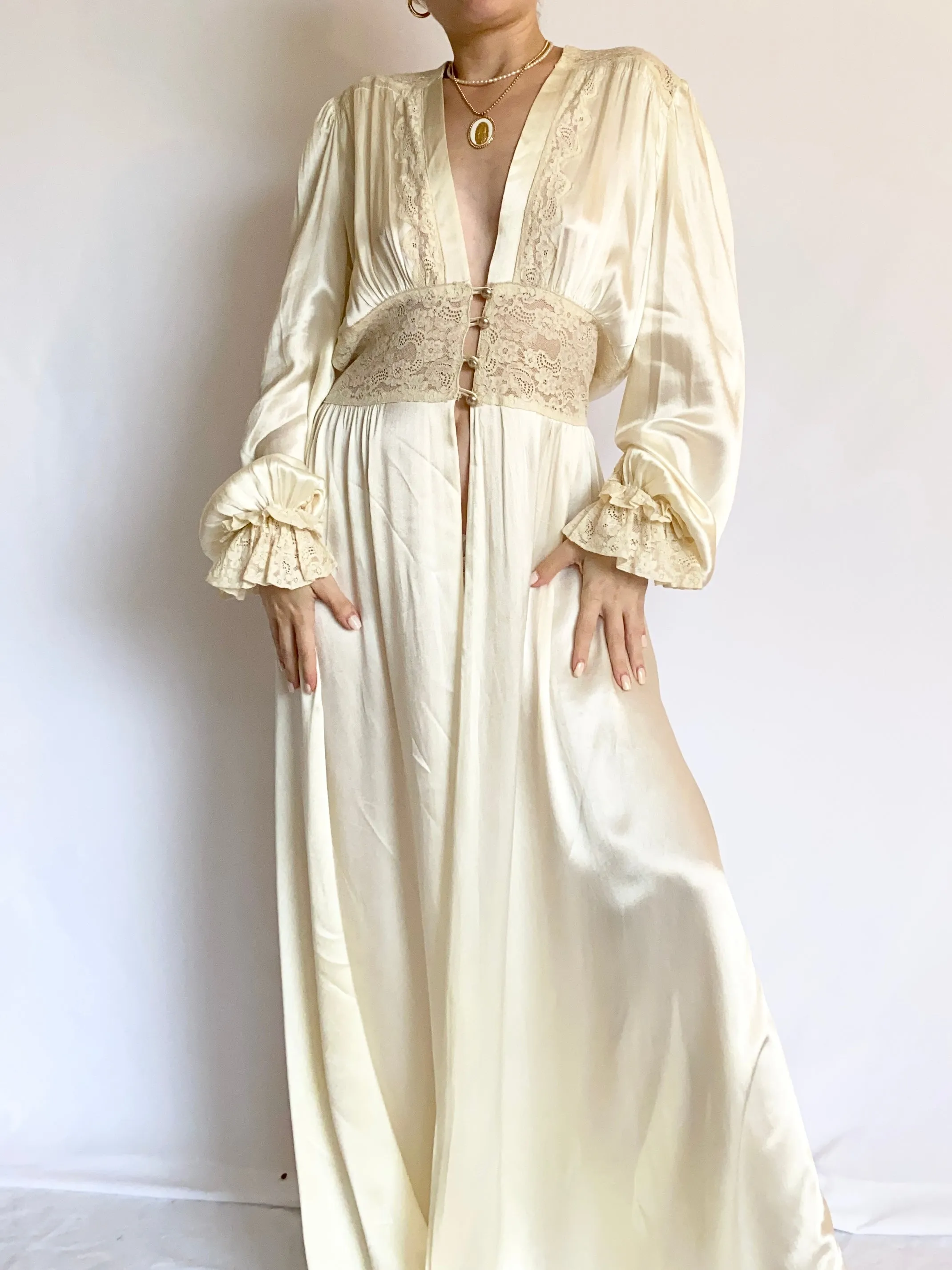 1930s Silk Pearl Ruffle Poet Sleeve Dressing Gown (S-M)