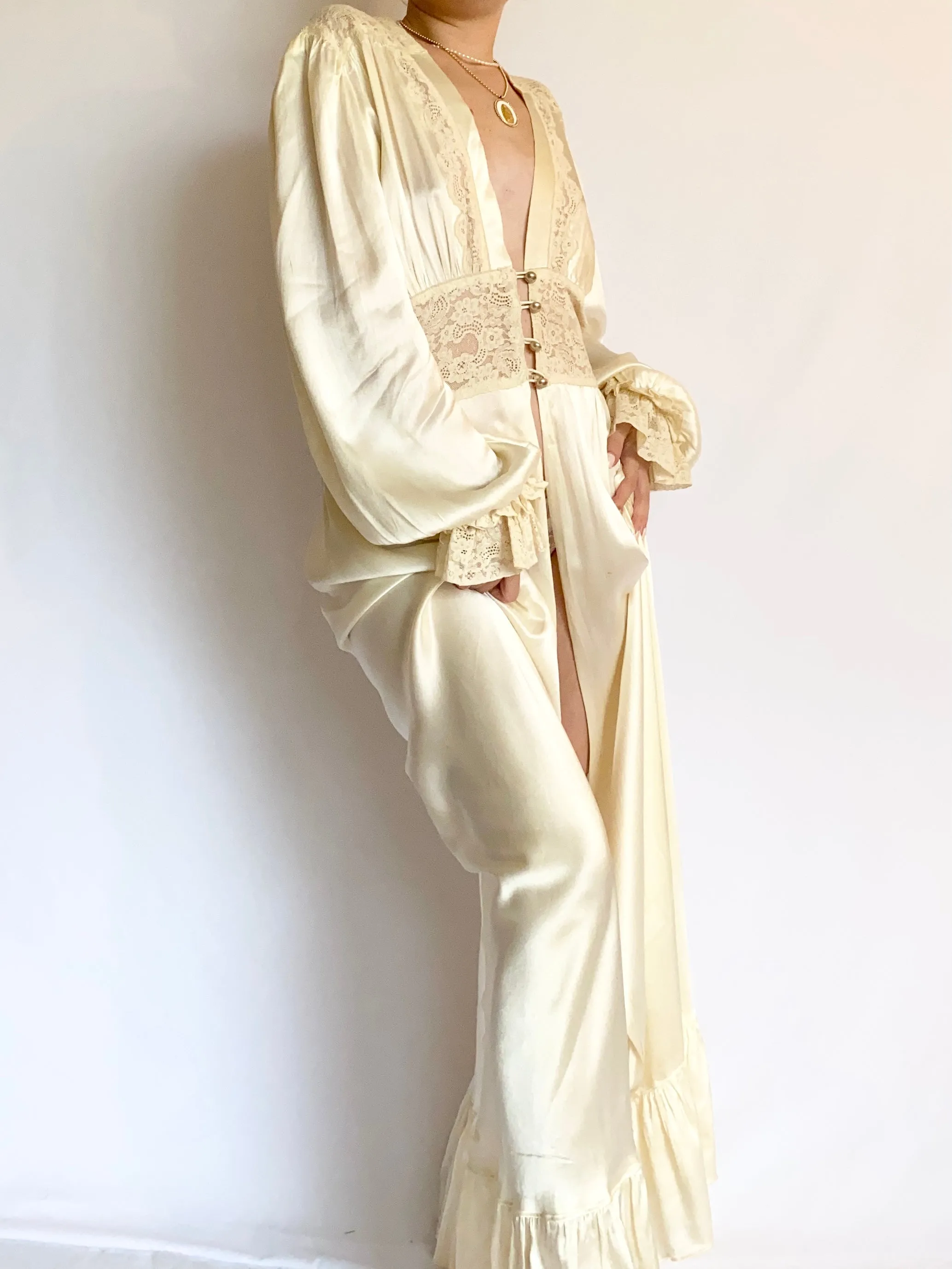 1930s Silk Pearl Ruffle Poet Sleeve Dressing Gown (S-M)
