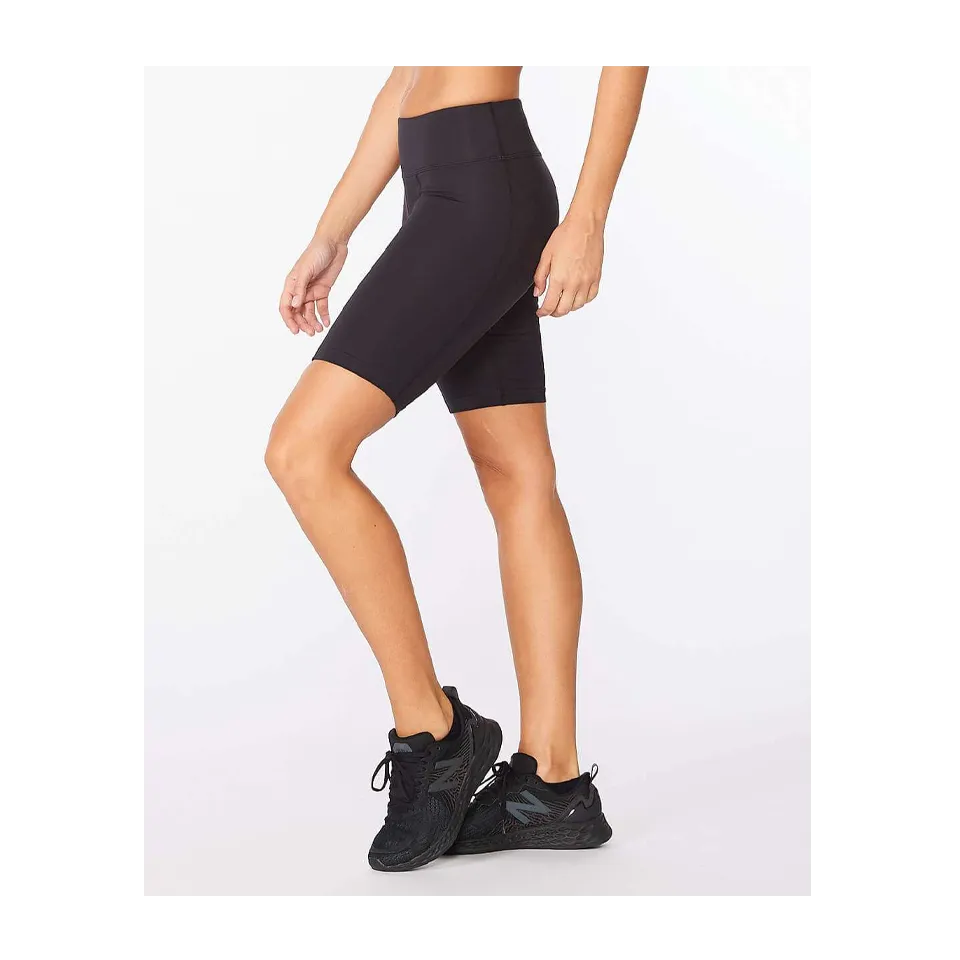 2XU Women's Motion Mid-Rise Compression Shorts Black/Dotted Black