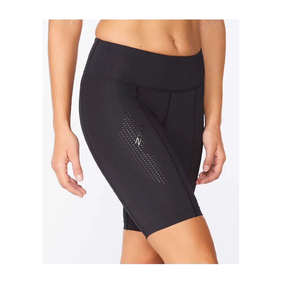 2XU Women's Motion Mid-Rise Compression Shorts Black/Dotted Black