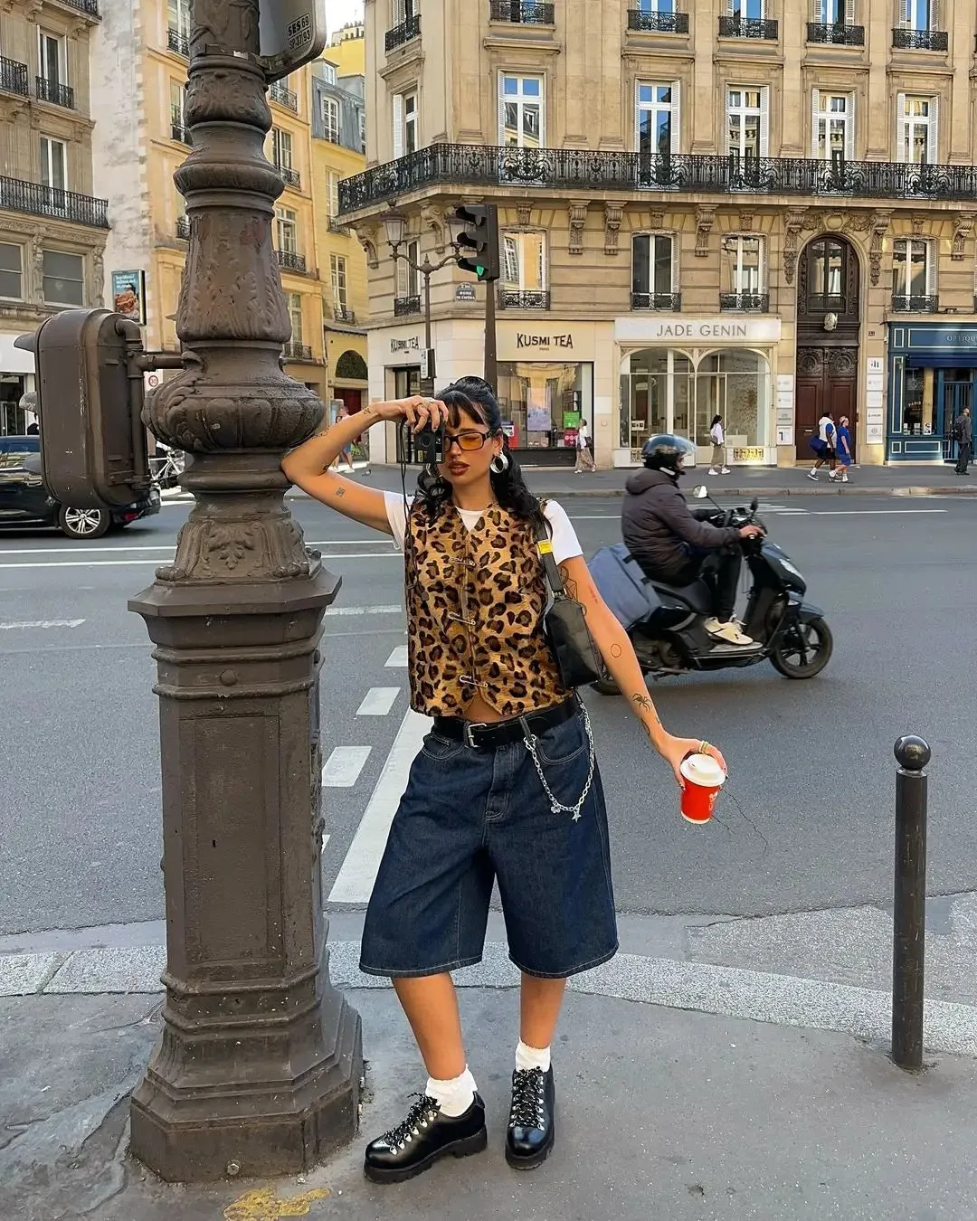 Advbridge 2024 Leopard Print Sleeveless Street Women's Vest Fashion V-neck Slim Fit Short Waistcoat Casual Lady Autumn Commute Outerwears