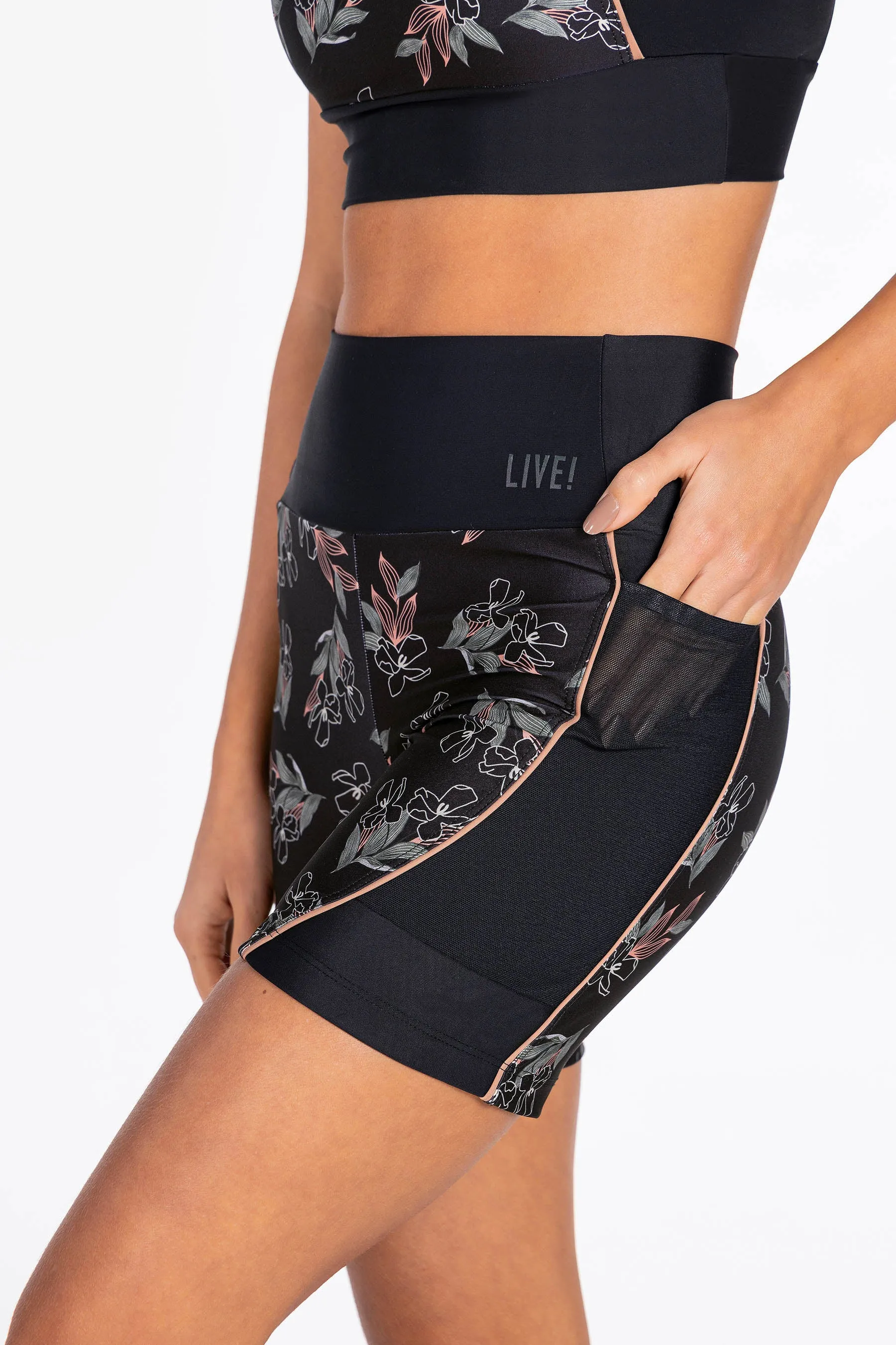 Essence Slim Fit Shorties