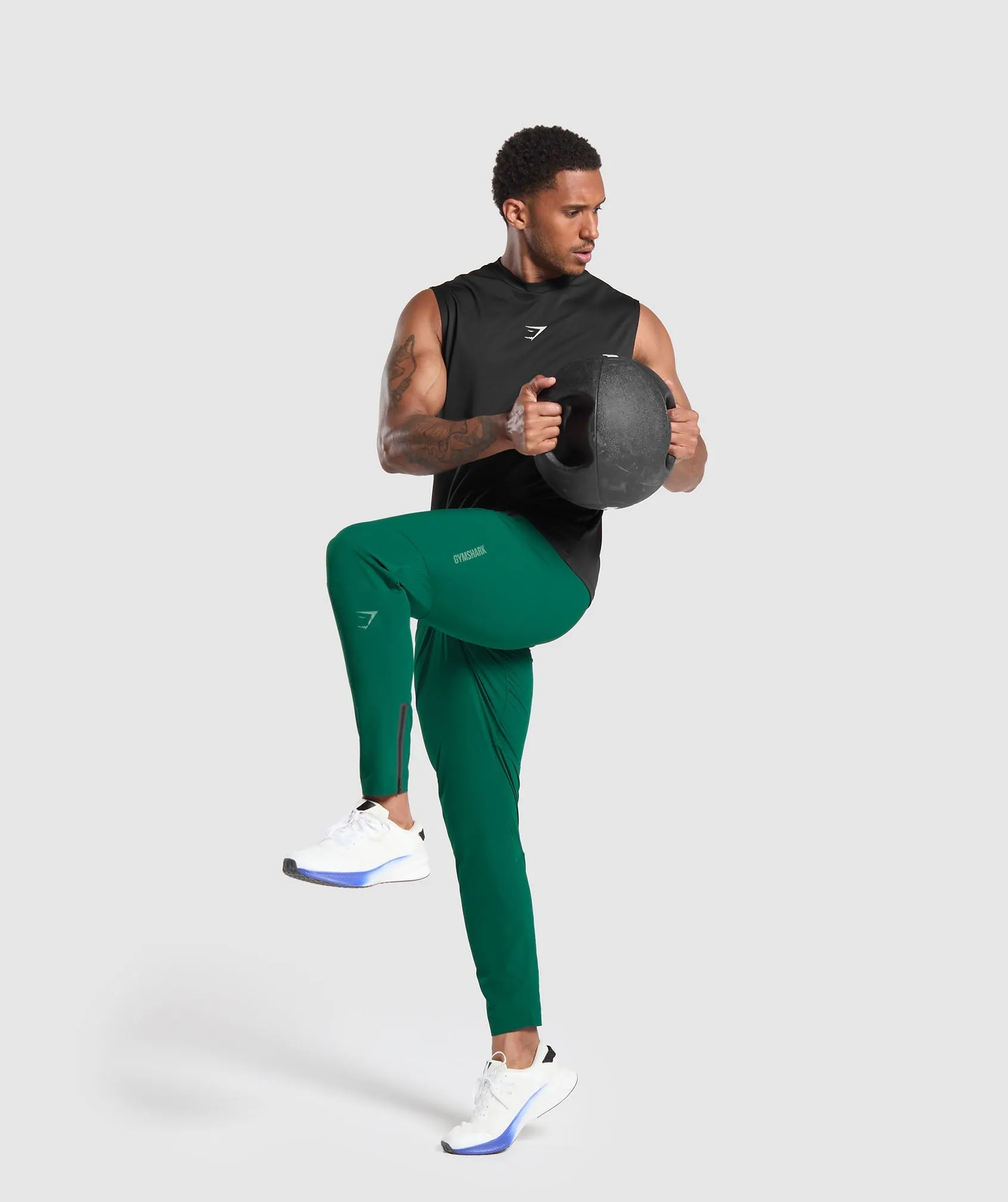 Gymshark Hybrid Woven Joggers - Woodland Green