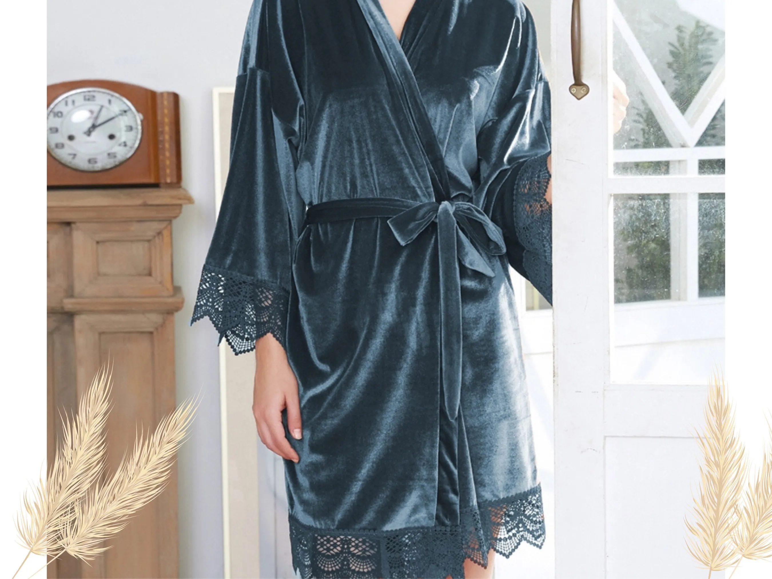 Mauve Velvet Bridesmaid Robe, Luxurious Velvet Stretch With Lace Robes,  Bridesmaid Gift, Customized Kimono Robes