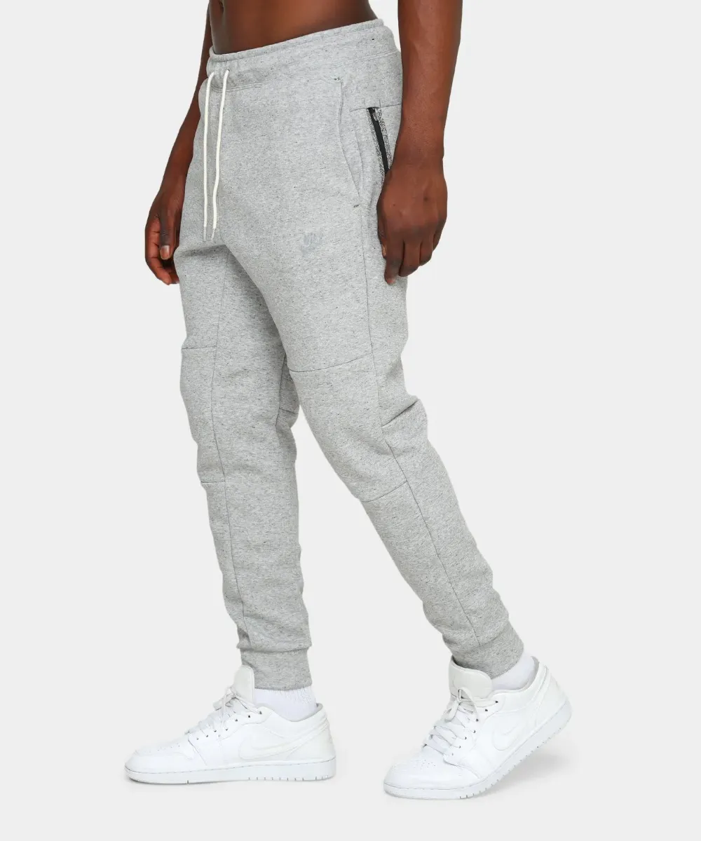 Nike Sportswear Tech Fleece Pants (Heather Grey/Black)