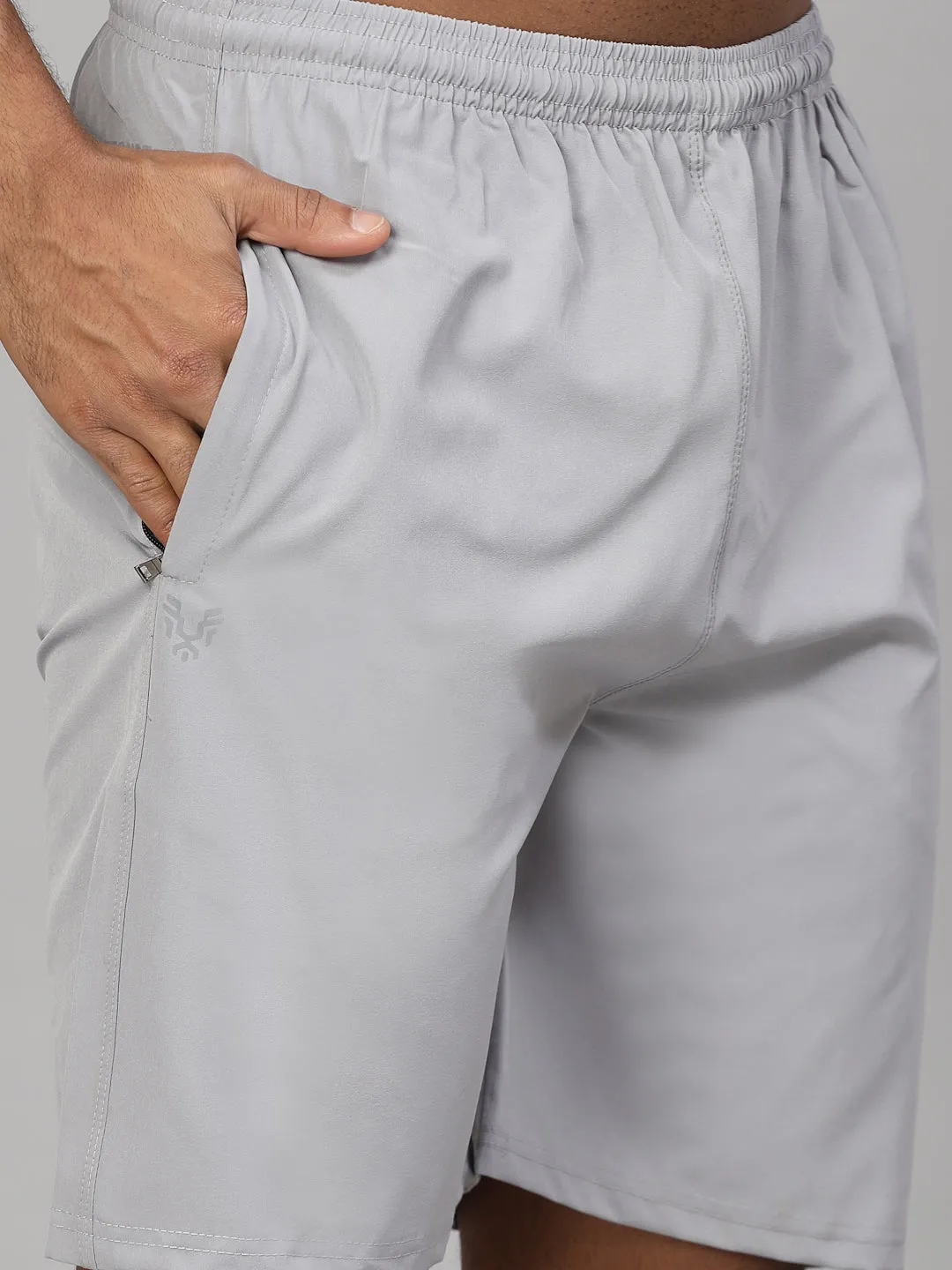UZARUS Men's Outdoor Quick Dry Lightweight Sports Shorts Zipper Pockets