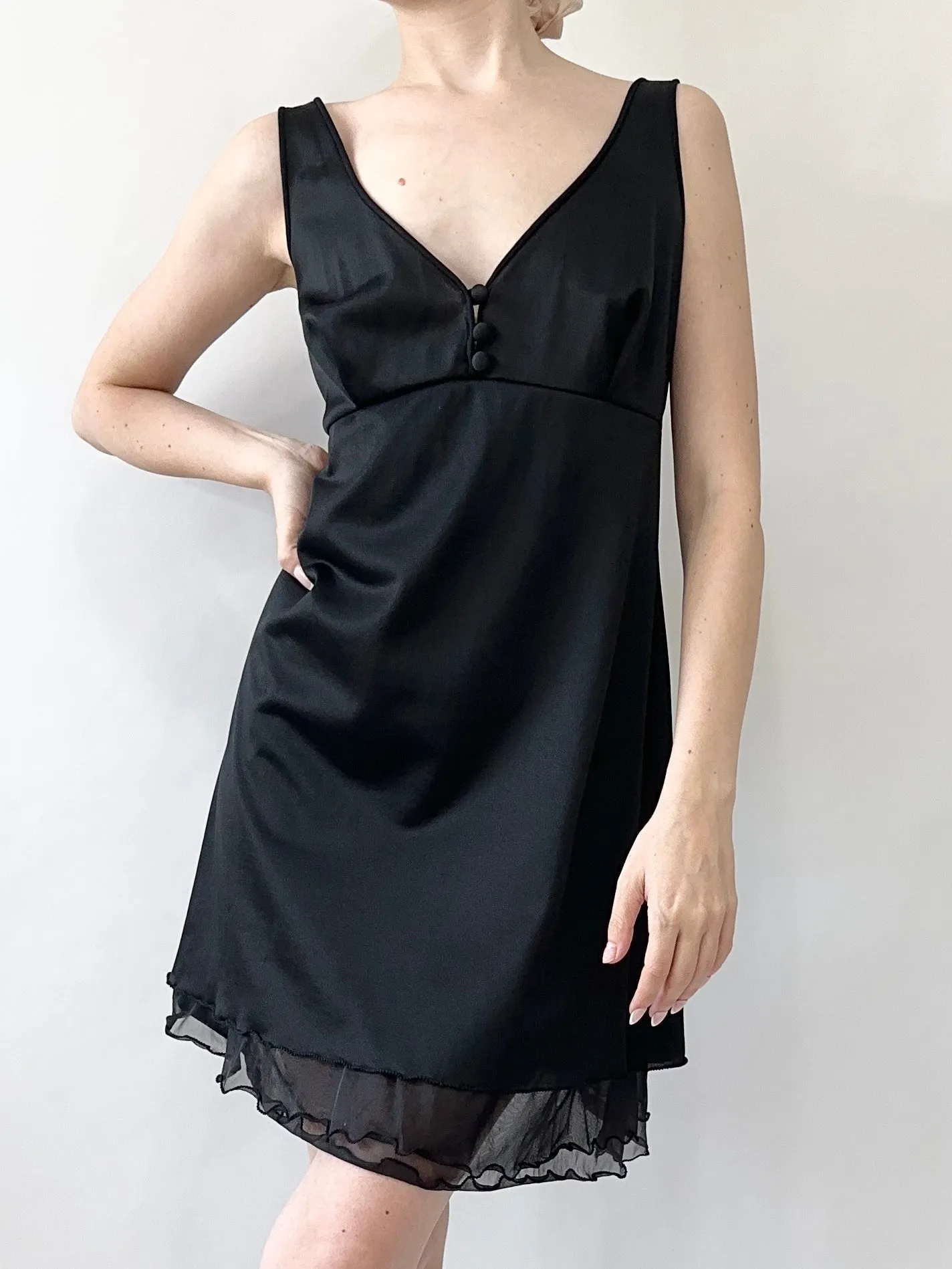 Vampy Black 1960s Button Up Peignoir & Nightgown Set (S/M)